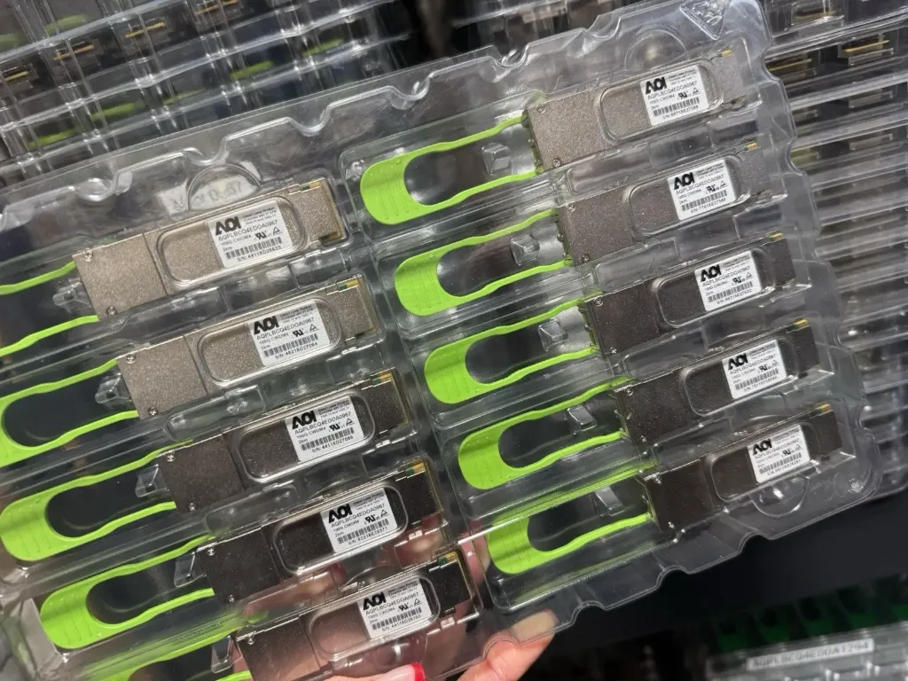 Aoi 100g Cwdm4 Qsfp28 2km for Cisco/D-Link/Huawei ETC